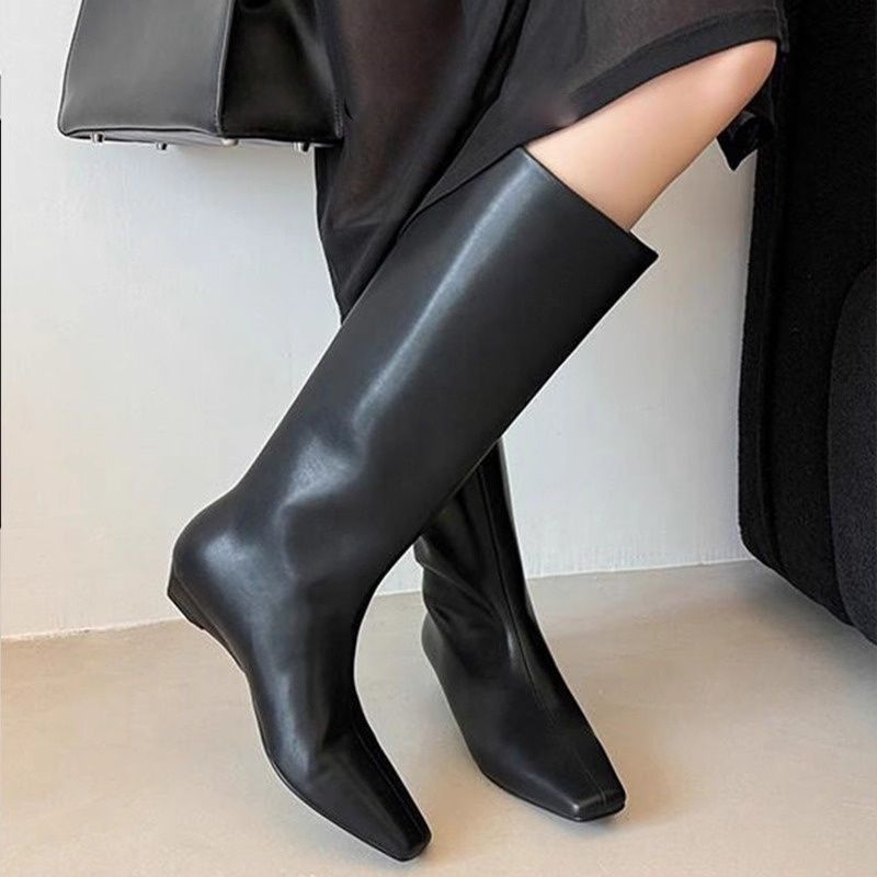 Damen kniehohe Stiefel mit quadratischer Zehenform und schlankem Schaft Shop Nory