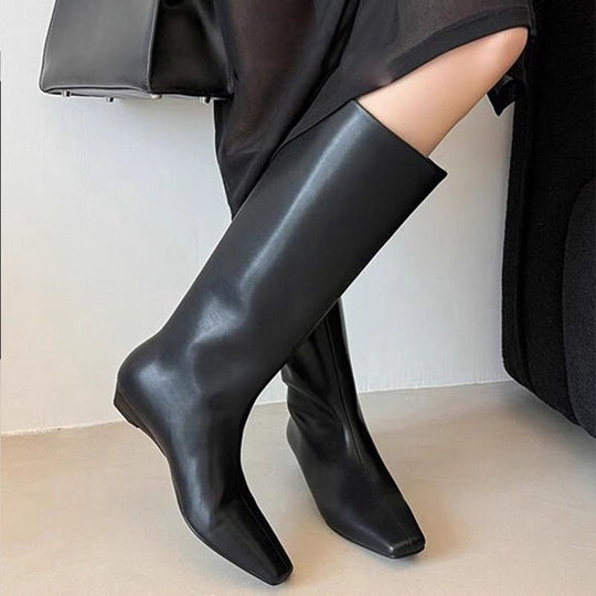 Damen kniehohe Stiefel mit quadratischer Zehenform und schlankem Schaft Shop Nory