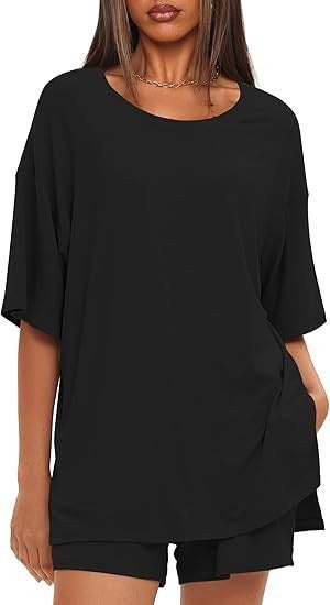Damen Oversize T-Shirt mit lässigem Schnitt und seitlichen Schlitzen