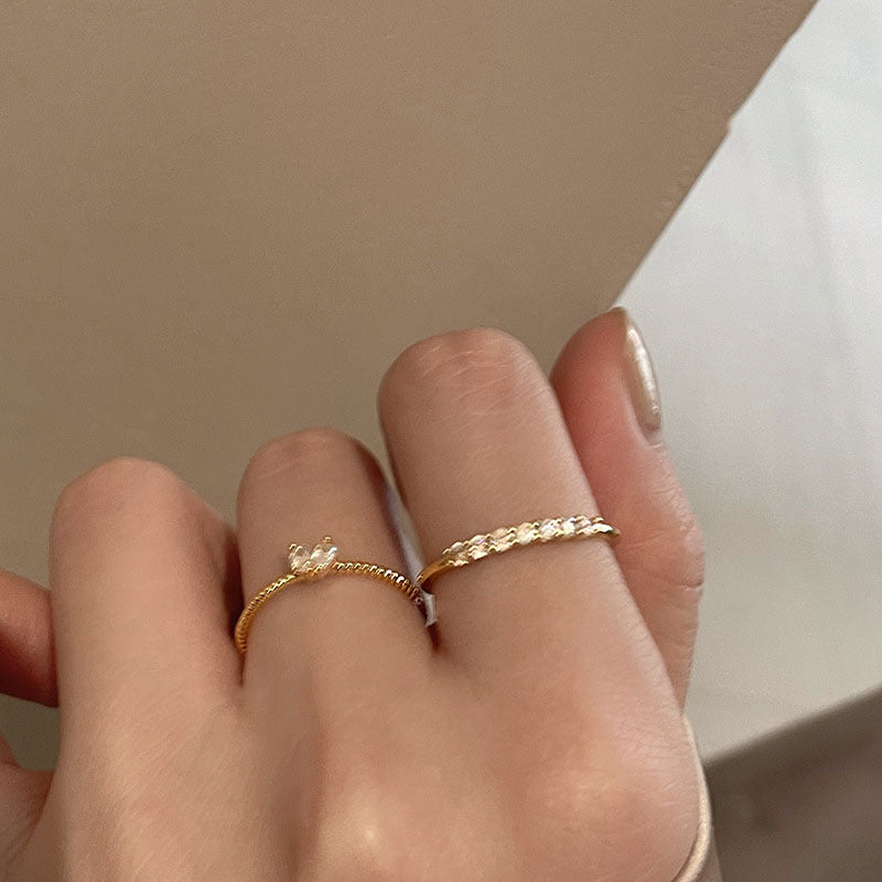 Damenring mit elegantem Zirkonia-Besatz und filigranem Design Shop Nory
