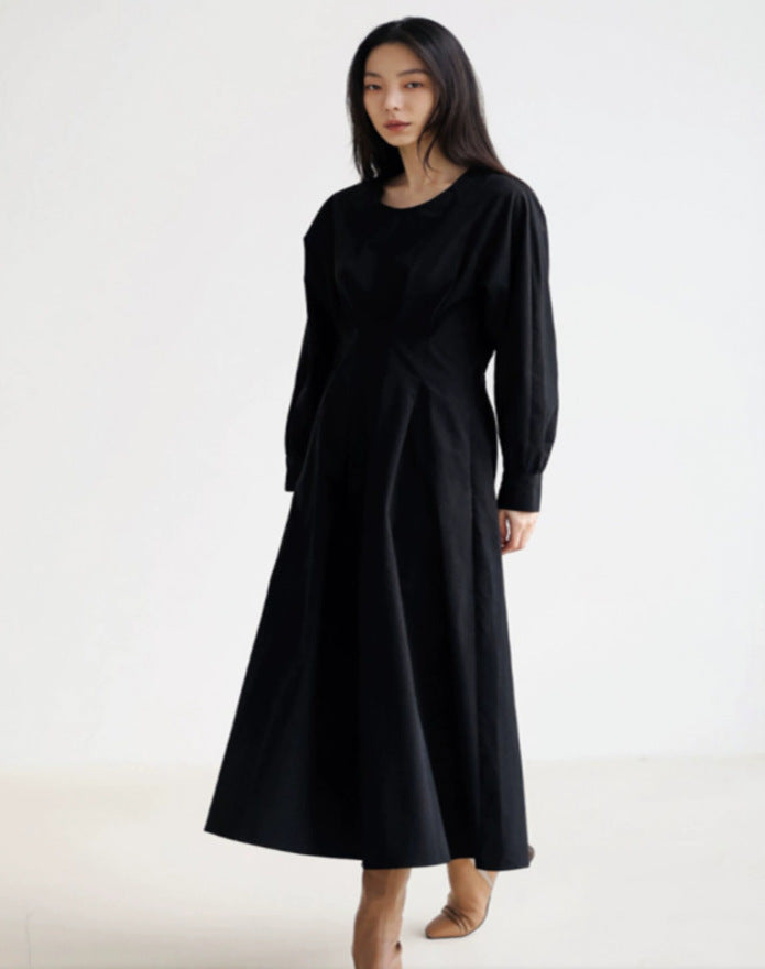 Damen Maxikleid mit Taillenabnähern, Rundhalsausschnitt und voluminösen Manschetten Shop Nory
