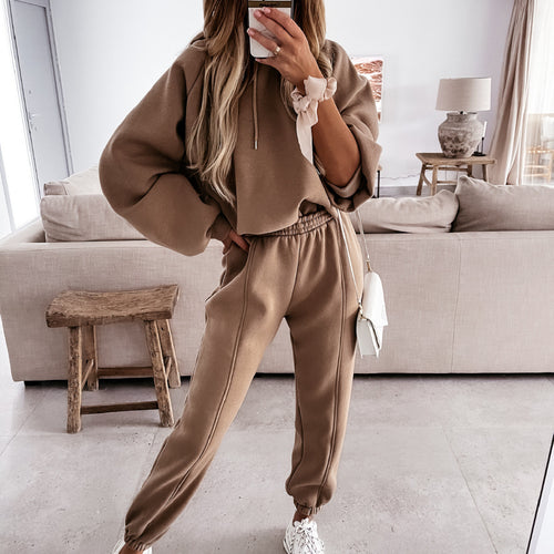 Damen kuscheliges Lounge-Zweiteiler-Set mit oversized Kapuzenpullover, Balloon-Ärmeln und taillierter Jogginghose Shop Nory