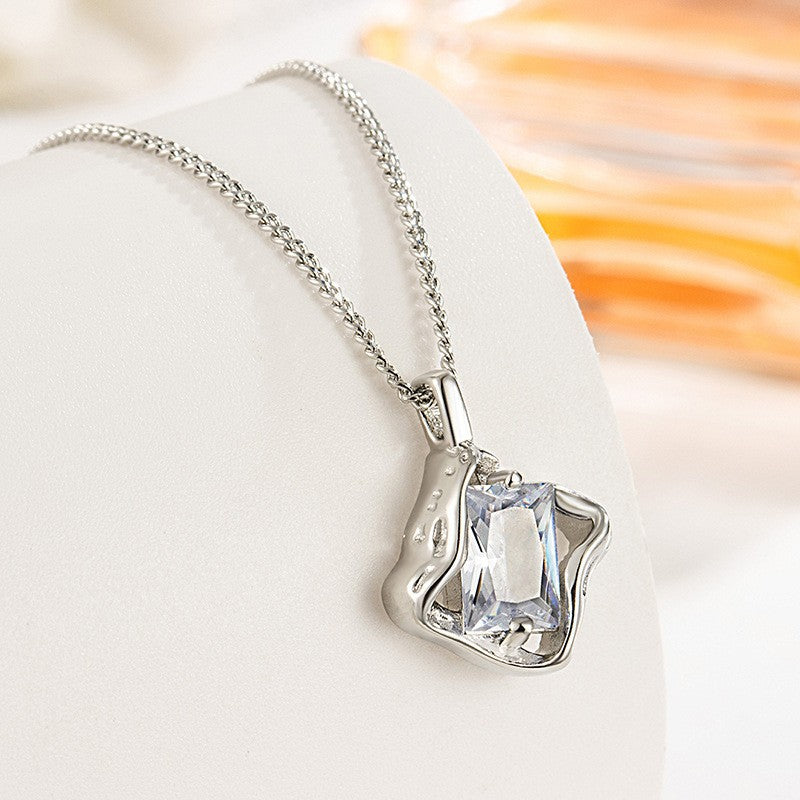 Damen Halskette mit elegantem Kristallanhänger und feiner Kette Shop Nory