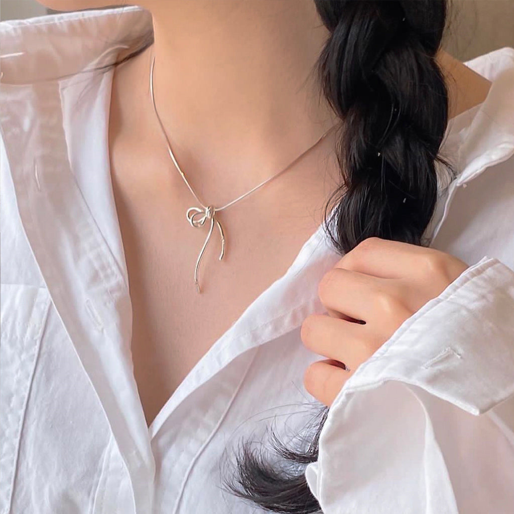 Damen Halskette mit elegantem Schleifenanhänger aus hochwertigem Silber Shop Nory