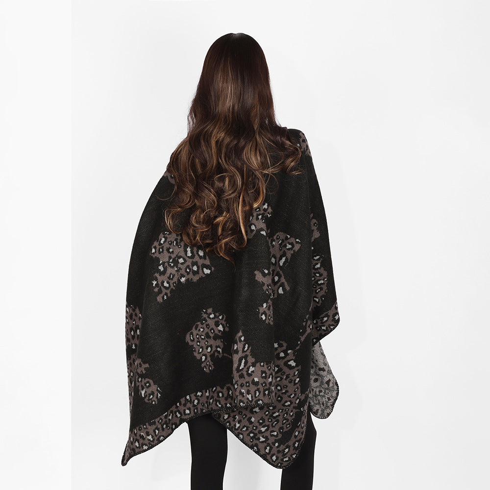 Damen Wolloptik-Überwurf mit gewebtem Leopard-Jacquard und offenem Zipfelrand Shop Nory