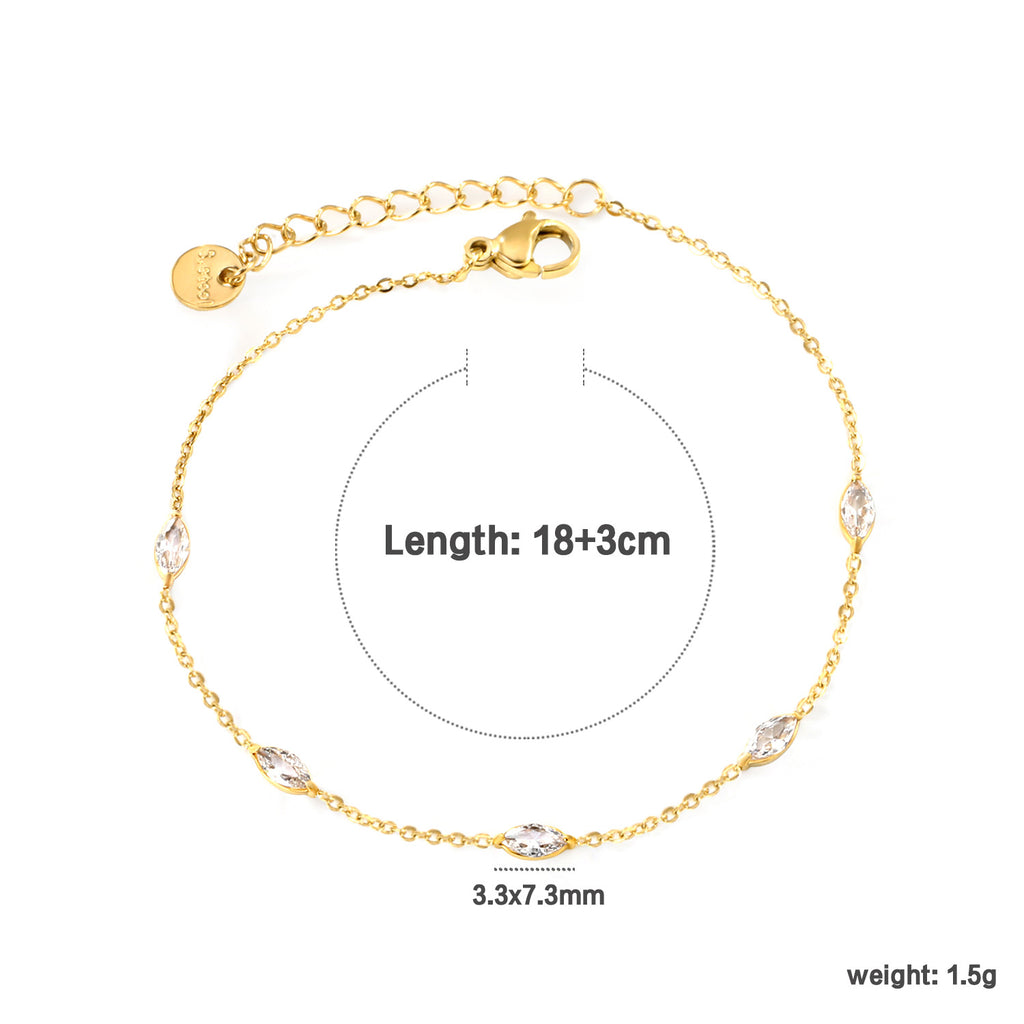 Damen Armband mit herzförmigen Kristallanhängern und verstellbarem Kettendesign Shop Nory