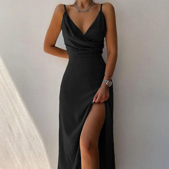 Kleid mit Hosenträgern und V-Ausschnitt mit geteiltem Print