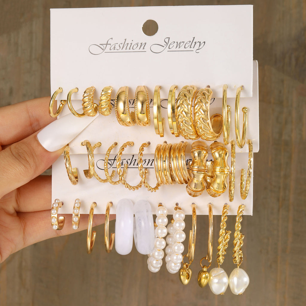 Damen Ohrstecker-Set mit vielfältigen Gold-Designs und funkelnden Akzenten Shop Nory