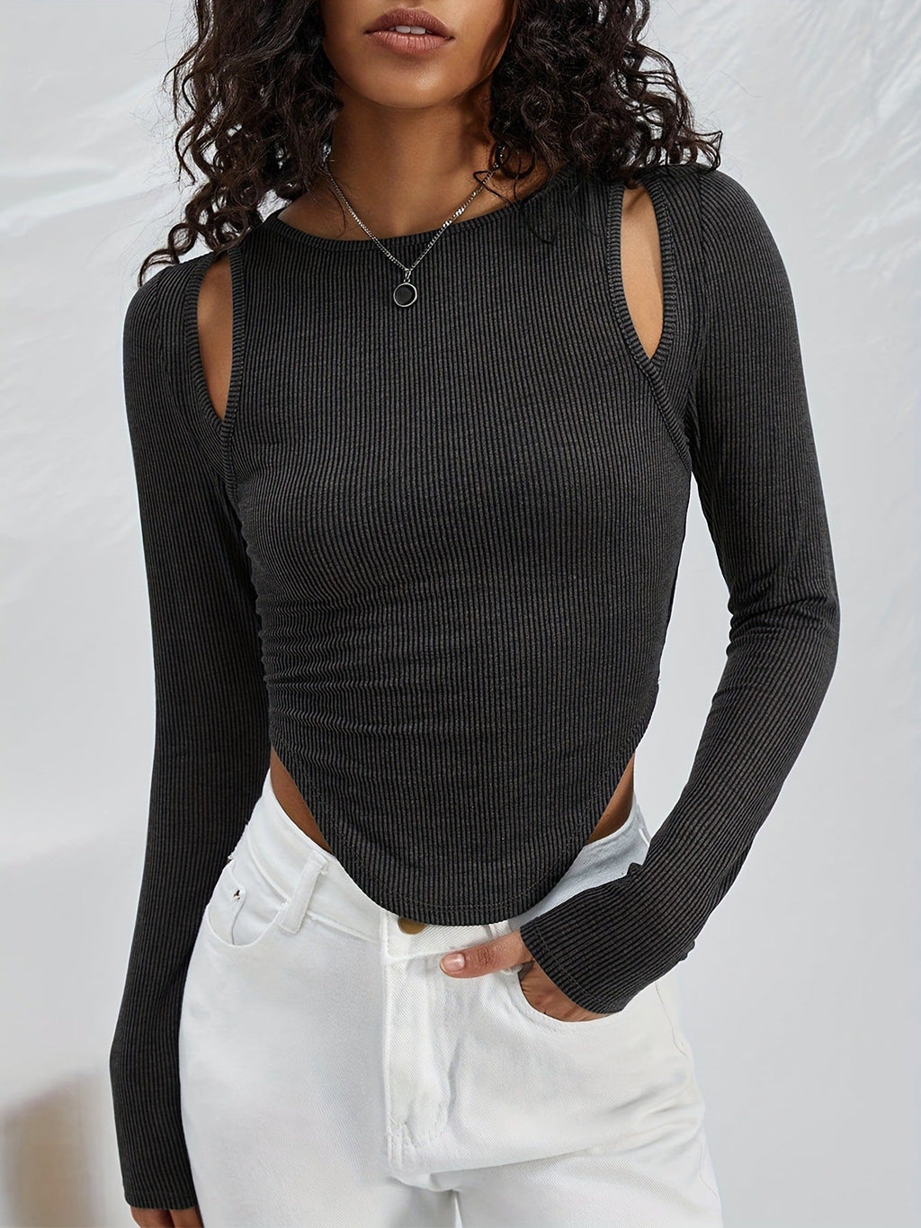 Damen Langarmshirt mit asymmetrischem Cut-Out und Rippstruktur