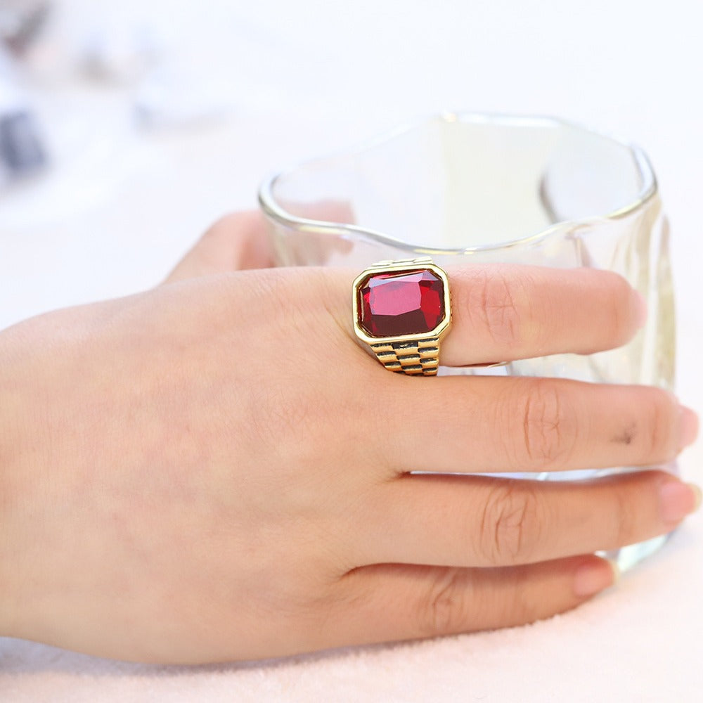 Herren Ring mit großem rotem Edelstein und markanter Struktur Shop Nory