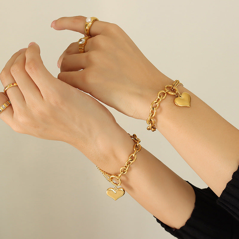 Damen Armband mit Herz-Anhänger und elegantem Kettendesign Shop Nory