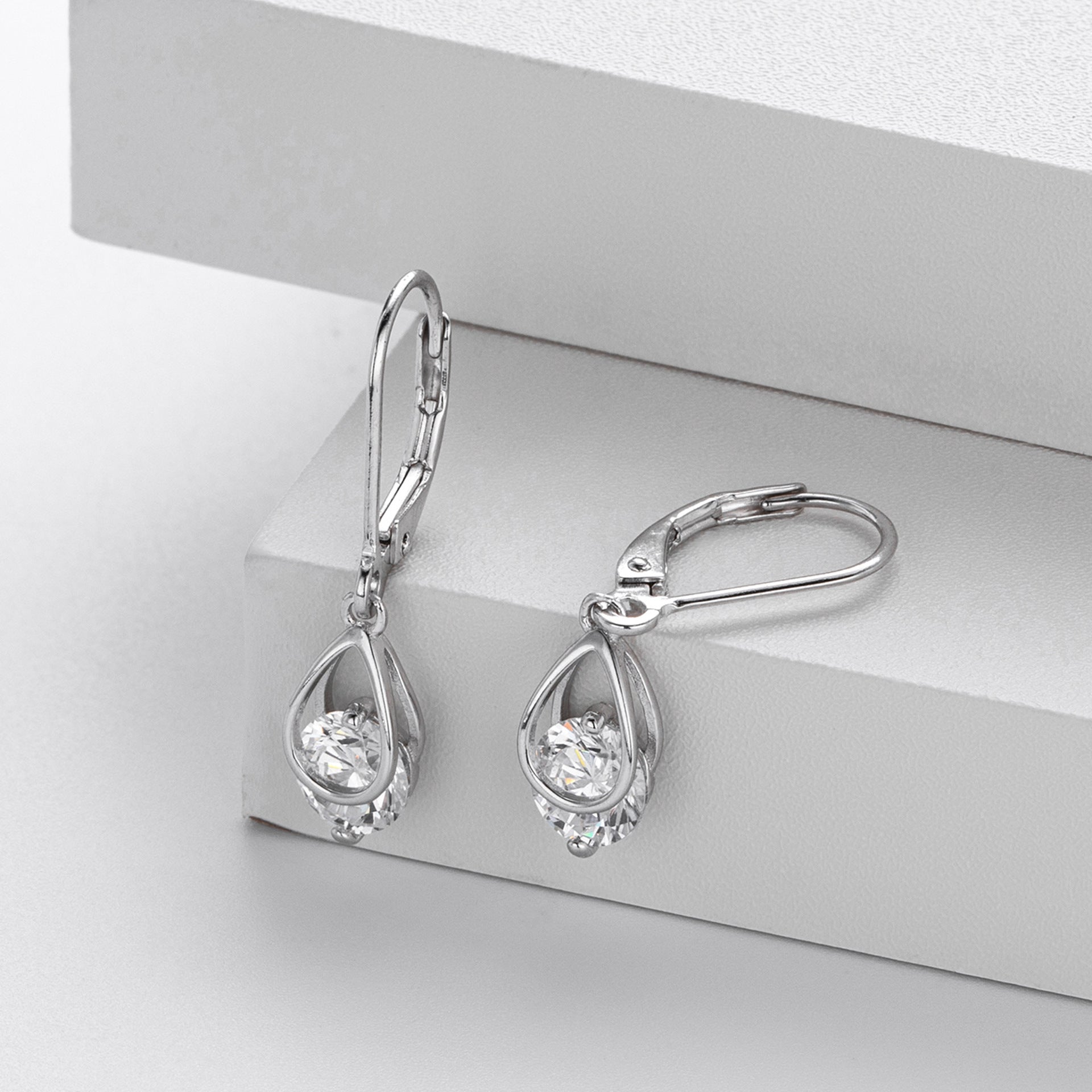 Damen Ohrhänger mit funkelnden Zirkonanhängern aus hochwertigem 925 Sterling Silber Shop Nory