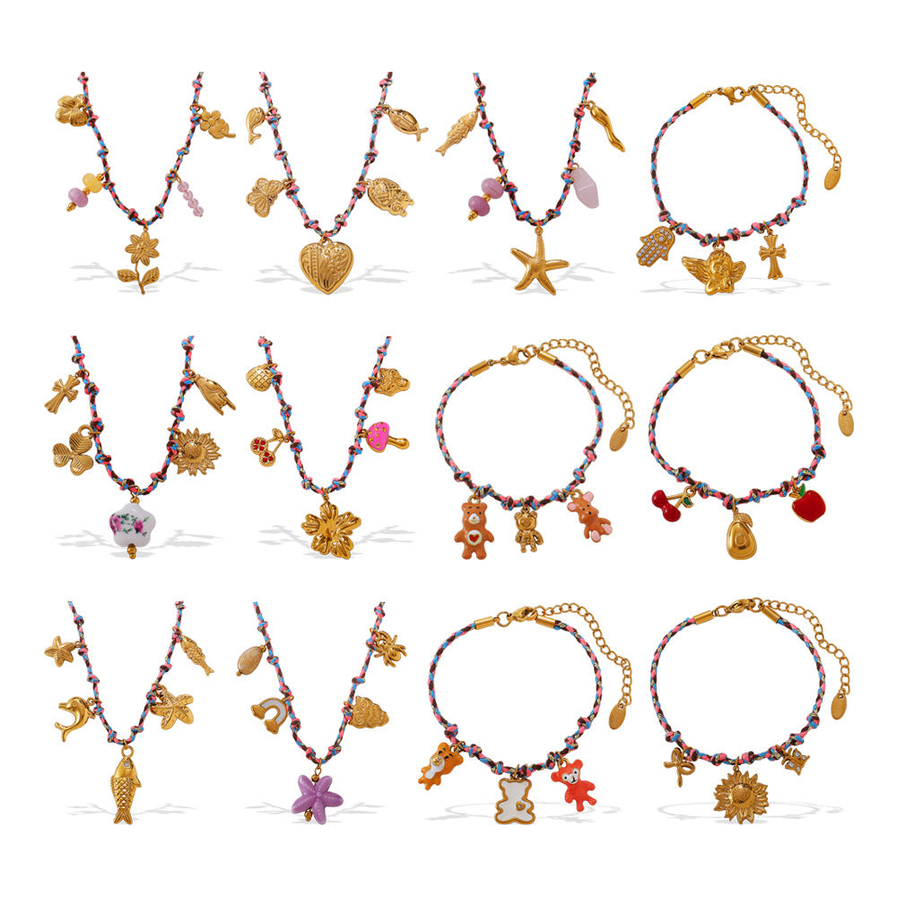Verstellbare Kordel-Halskette mit Naturstein-Charms und Filigranen Blumenanhängern