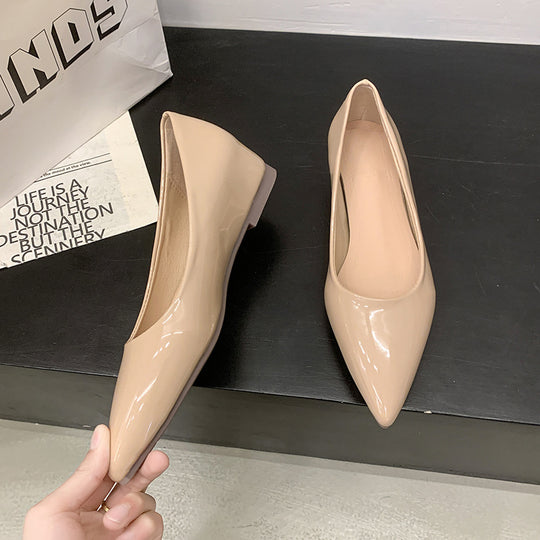 Damen Flache spitz zulaufende Lack‑Ballerina mit gepolstertem Komfortfußbett Shop Nory