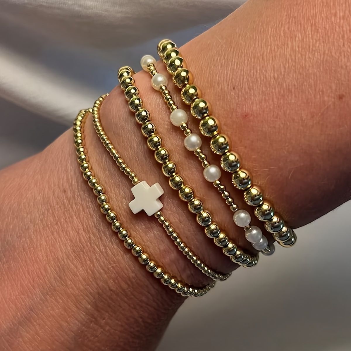 Damen Armband-Set mit eleganten und modernen Perlen- und Kugeldetails Shop Nory