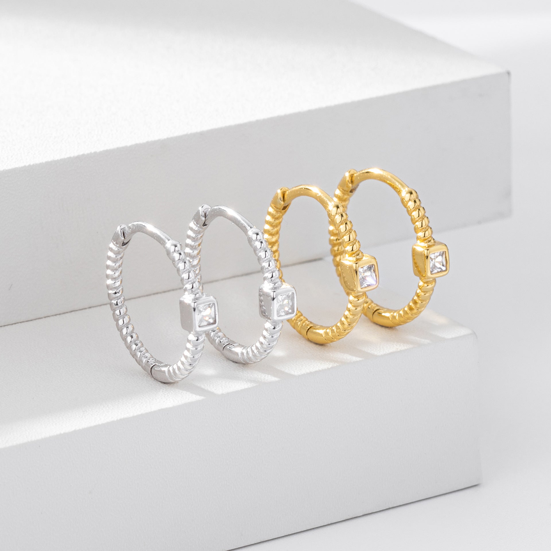Damen Creolen im Vintage-Stil mit Zirkon-Detail Shop Nory