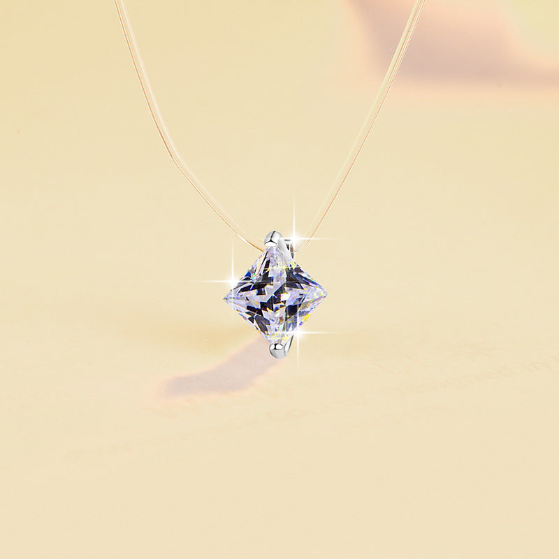 Damen Halskette mit diamantförmigem Kristallanhänger und goldfarbener Halterung Shop Nory