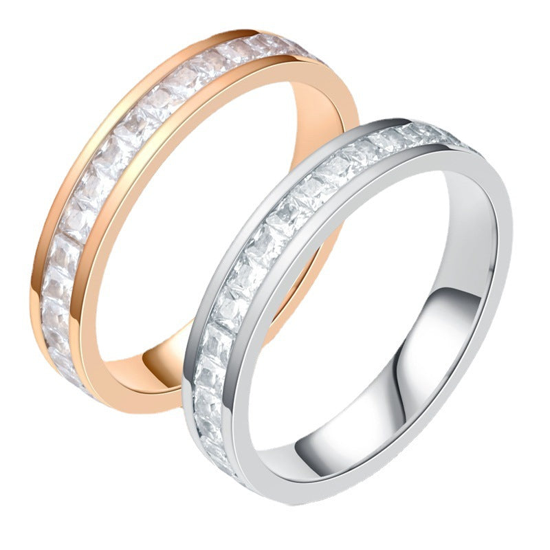 Damen Ring mit funkelndem Zirkonia-Besatz und eleganter Oberflächenstruktur Shop Nory