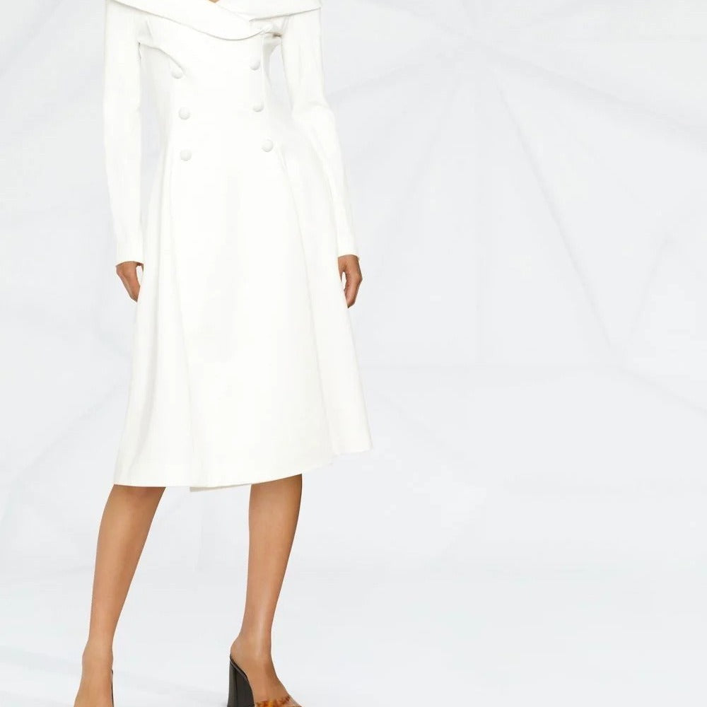 Damen Maxikleid im Mantel‑Look mit Carmenkragen und Doppelreihe Shop Nory