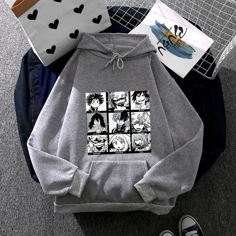 Unisex nan Kapuzenpullover mit quadratischer Manga-Charakter-Collage, leicht oversizeder Schnitt und Kängurutasche Shop Nory