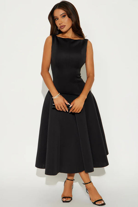 Damen Elegantes zeitloses Cocktailkleid mit schwingendem Rock und minimalistischer Silhouette