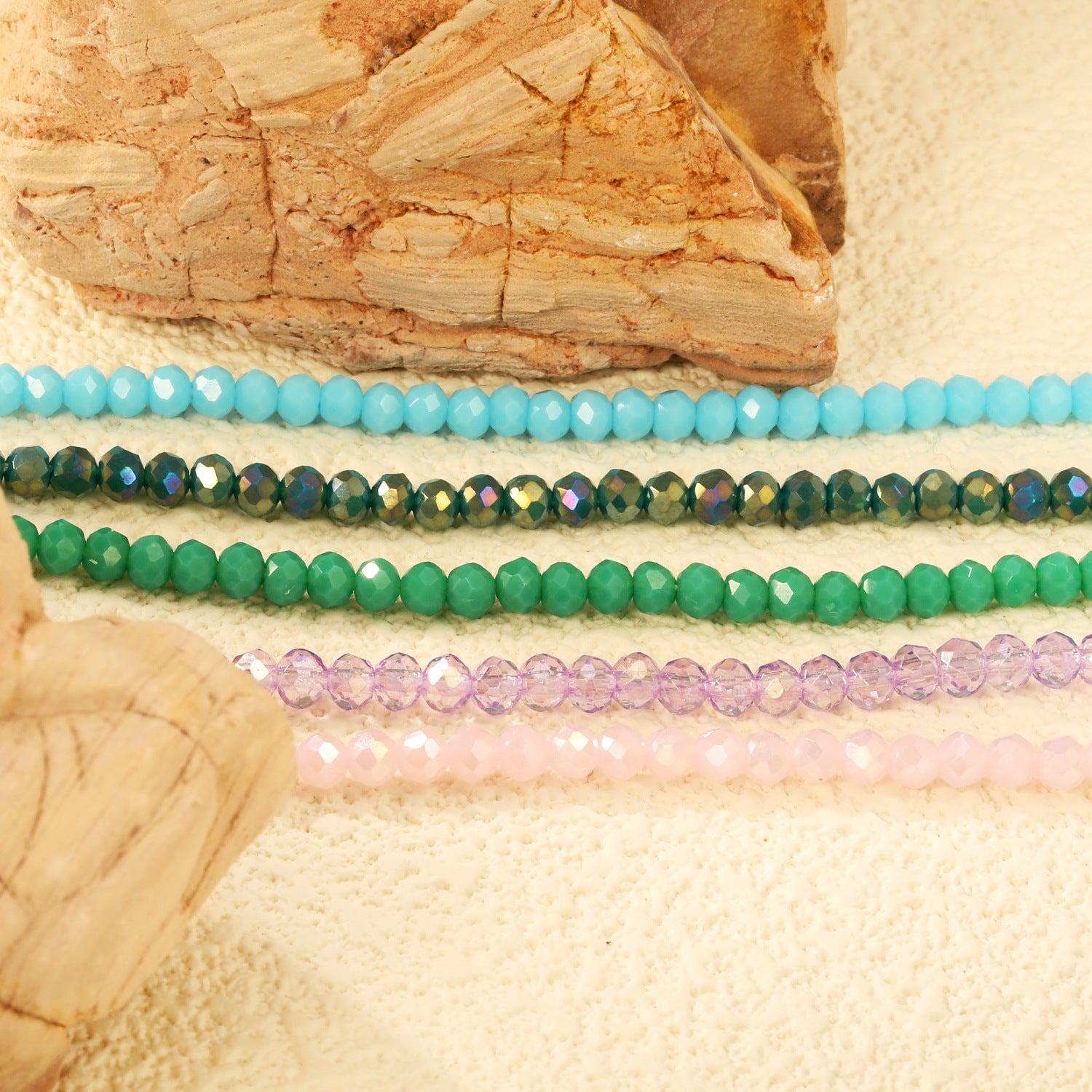 Damen Armband mit zarten, facettierten Kristallperlen Shop Nory