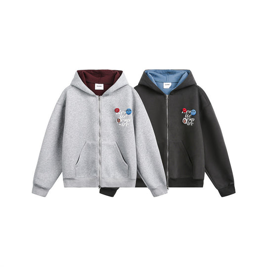 Unisex Kapuzen‑Sweatjacke mit Print‑Badges und Zweiwege‑Reißverschluss Shop Nory