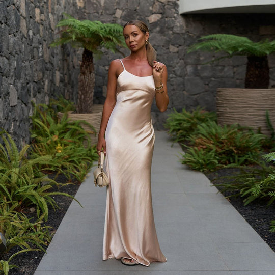 Damen Abendkleid mit elegantem Rückenausschnitt