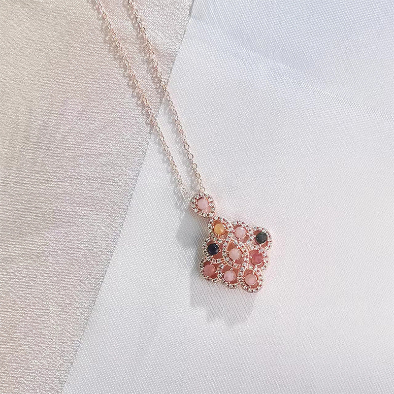Damen Halskette mit kunstvollem Anhänger aus funkelnden Edelsteinen Shop Nory