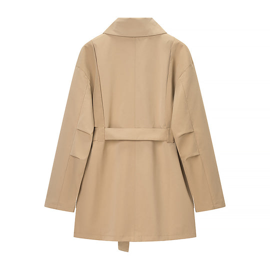 Damen Taillierter Kurzparka mit asymmetrischer Überschlagblende und Utility-Pattentaschen Shop Nory