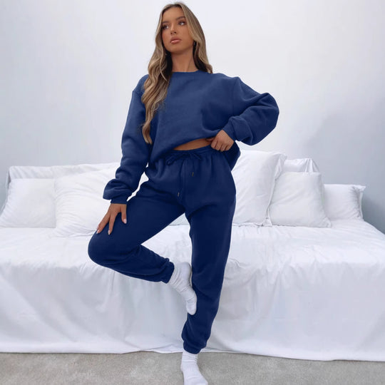 Damen nan zweiteiliges Cozy-Loungewear-Set mit Oversize-Rundhals und hochgeschnittener Jogginghose mit Kordelzug Shop Nory