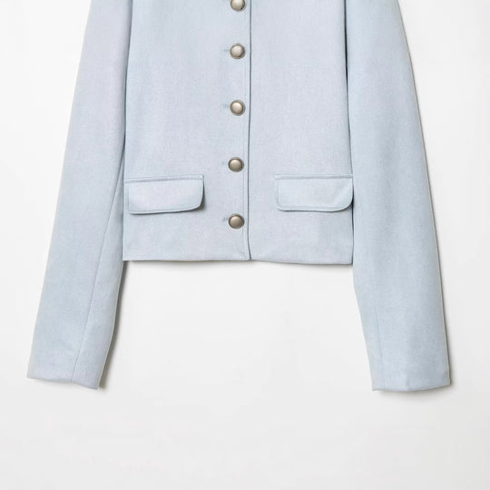 Damen Taillierte Cropped‑Bouclé‑Jacke mit Zierknopfleiste und Pattentaschen Shop Nory