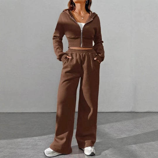 Damen nan kurzes Kapuzen-Sweatshirt mit Reißverschluss und weite High-Waist Jogginghose Shop Nory