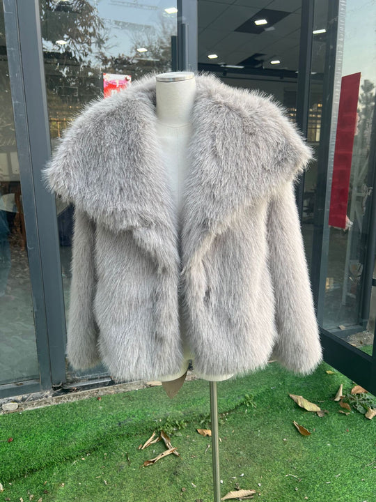 Damen Kurzbolero im Boxy-Cut aus veganem Shaggy-Kunstpelz mit XXL-Schalkragen Shop Nory