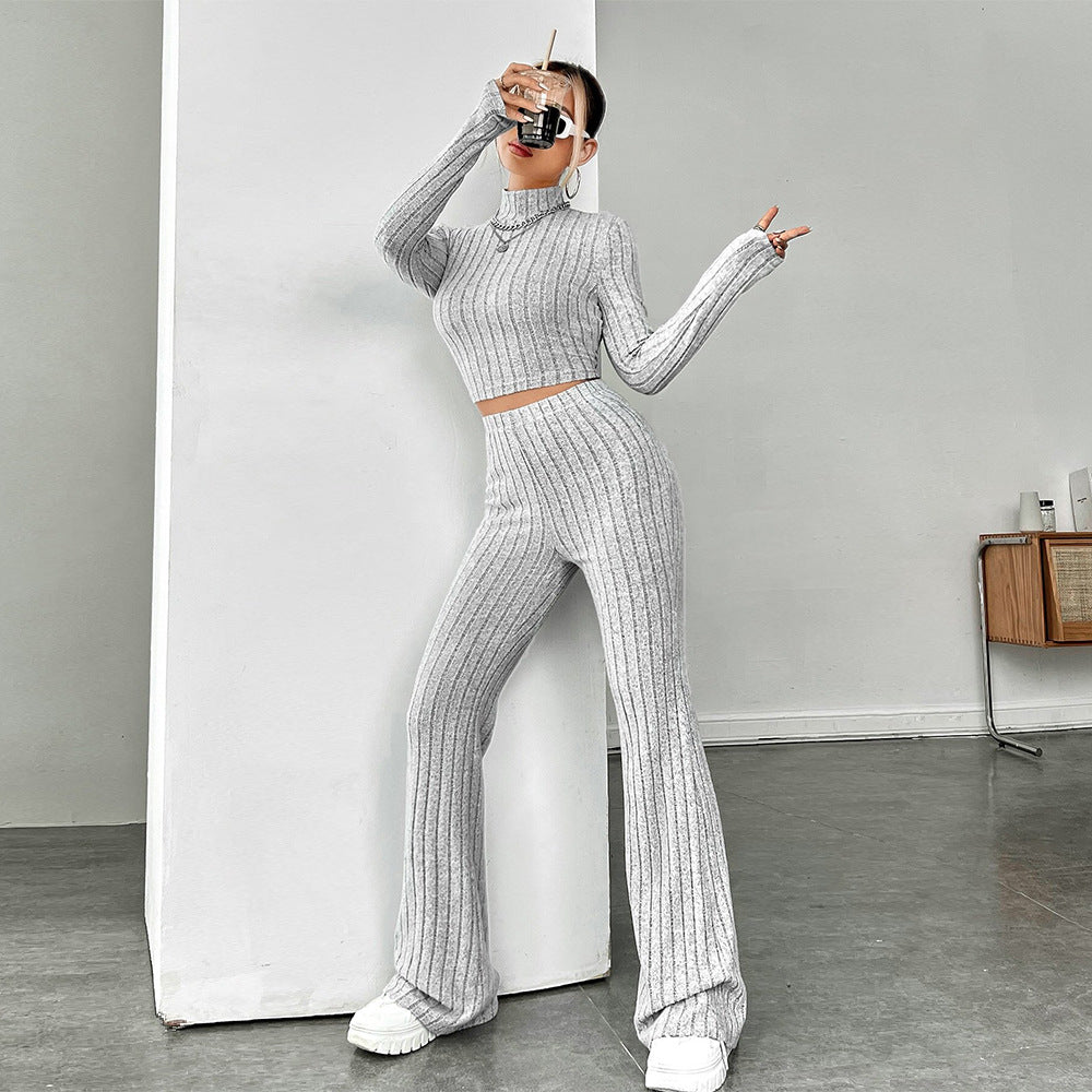 Damen geripptes Strick-Lounge-Set mit Rollkragen-Cropped und weiter Schlaghose Shop Nory