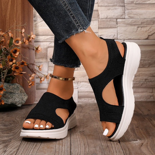 Damen Sportliche Keil-Pantoletten mit atmungsaktivem Strickoberteil und dämpfender Plateau-Sohle Shop Nory