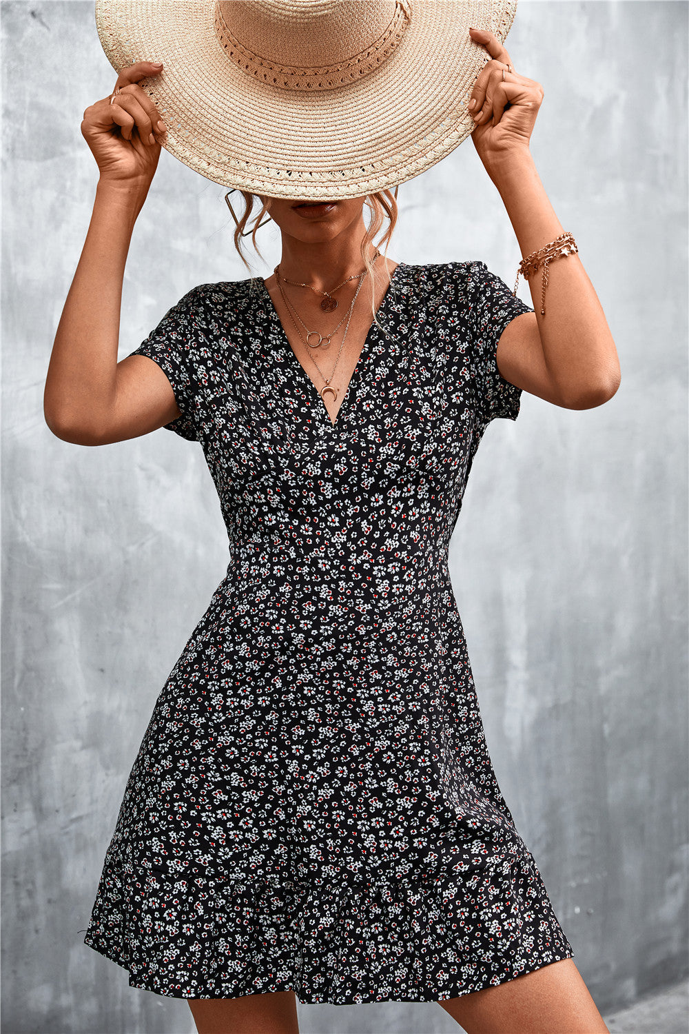 Damen Sommerliches Minikleid mit floralem Design und verspieltem Saum