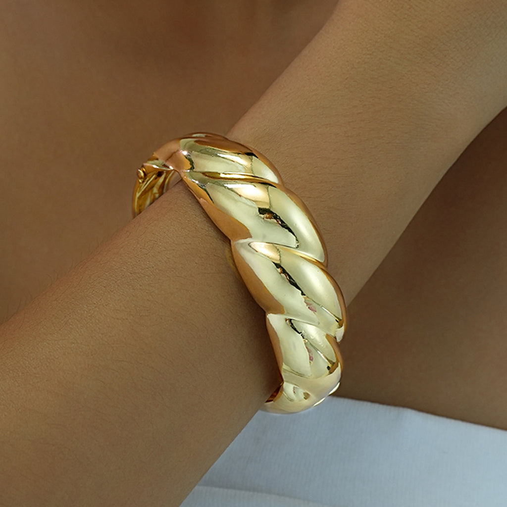 Damen Armband-Set mit elegantem, geschwungenem Design und luxuriösen Akzenten Shop Nory