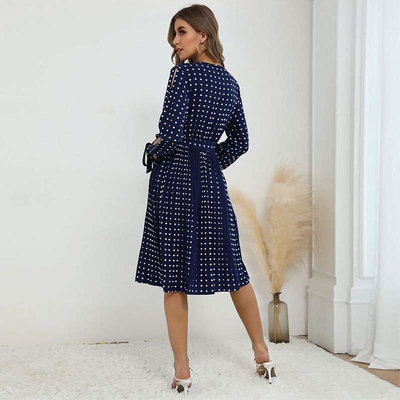 Damen Polka-Dot Wickelkleid mit V‑Ausschnitt, Bindegürtel und plissiertem Midirock Shop Nory