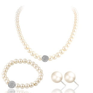 Damen Schmuckset mit luxuriösen Perlen und funkelnden Akzenten Shop Nory