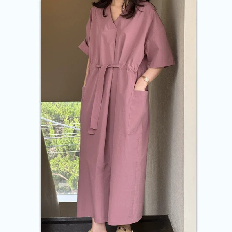 Damen Langes Baumwoll-Popeline-Maxikleid mit V-Ausschnitt, Taillengürtel und aufgesetzten Taschen Shop Nory