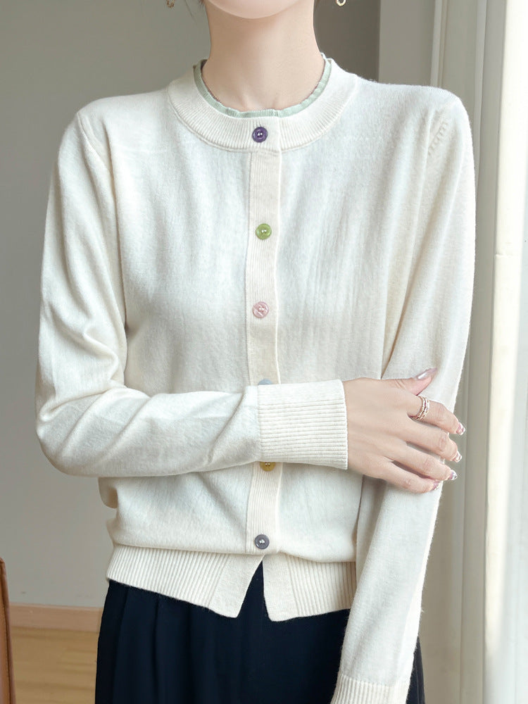 Damen Leichter Feinstrick-Cardigan mit Rundhalsausschnitt und bunten Knöpfen Shop Nory