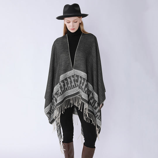 Damen Capeponcho aus feinem Wollmix mit ornamentaler Bordürenkante und Zipfelrand Shop Nory