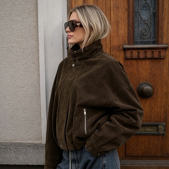 Damen Boxy-Suede-Bomberjacke mit hohem Stehkragen und elastischem Saum Shop Nory