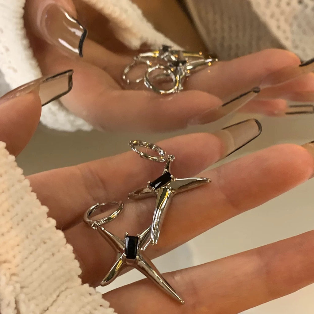 Damen Ohrringe im eleganten Kreuzdesign mit funkelnden Akzenten Shop Nory