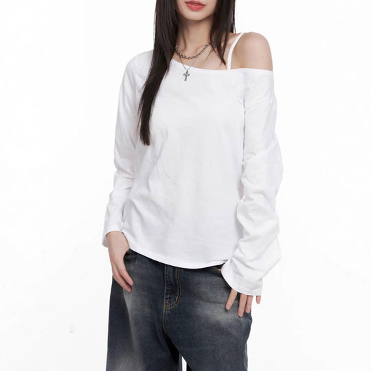 Damen nan asymmetrisches Off-Shoulder Langarmshirt aus Baumwollstretch mit lässigem Oversize-Schnitt Shop Nory