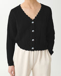 Damen Strickjacke mit filigranem Lochmuster und Wellenabschlüssen