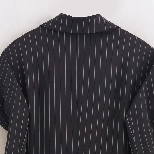 Damen Nadelstreifen-Blazer mit weitem Revers und Pattentaschen Shop Nory