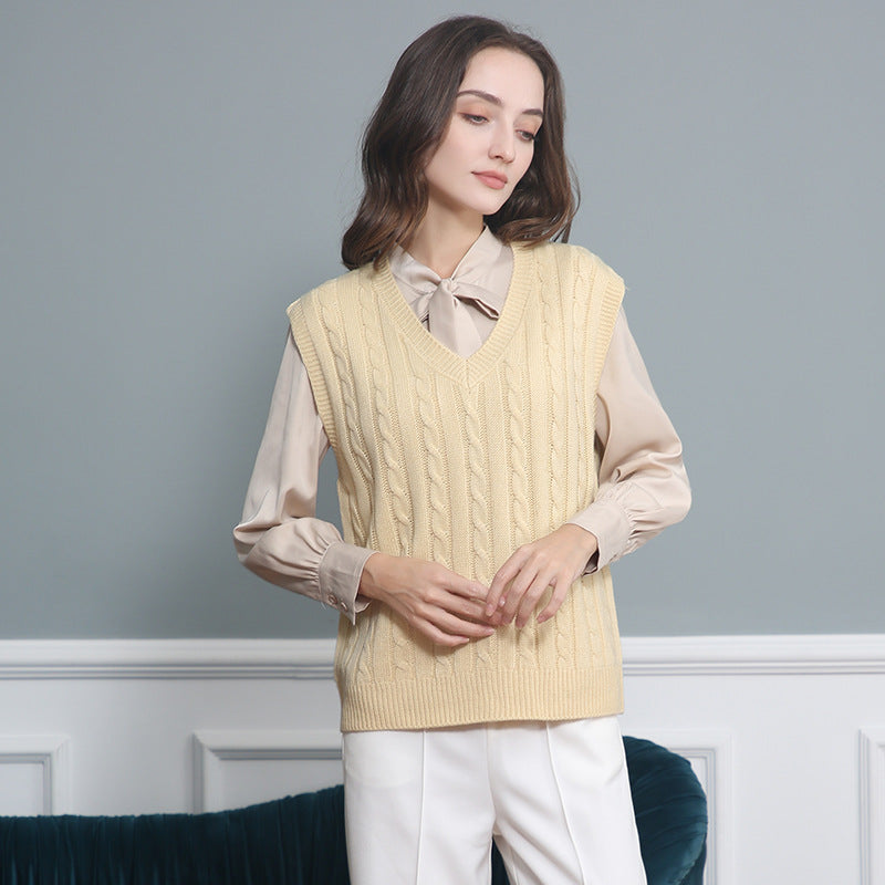 Damen Klassische Zopfmuster-Strickweste mit schmaler Passform und V-Ausschnitt Shop Nory