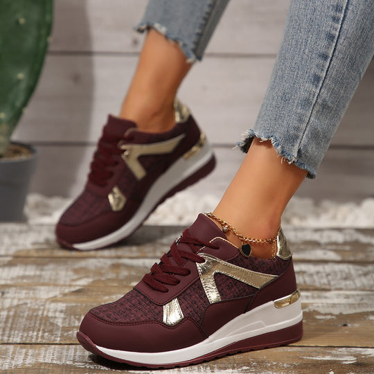 Damen sportlicher Keil-Sneaker mit gepolstertem Memory-Fußbett und eleganten Metallic-Akzenten Shop Nory